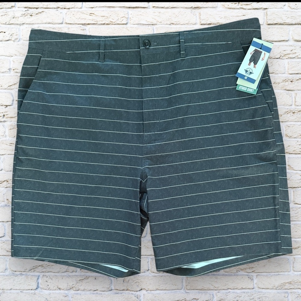 NWT Dockers Hybrid Shorts ( board shorts or shorts) Size 40